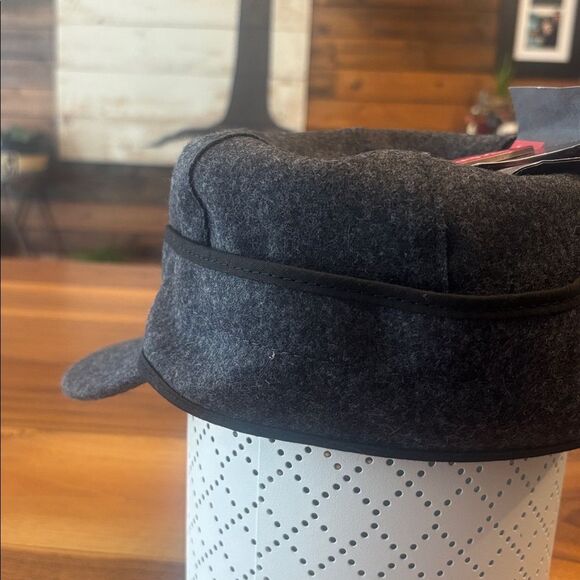 NWT Nee Moosejaw Charcoal Red Stormy Kramer Sidekick Billed Cap Hat Size 7 1/8 - Picture 4 of 9